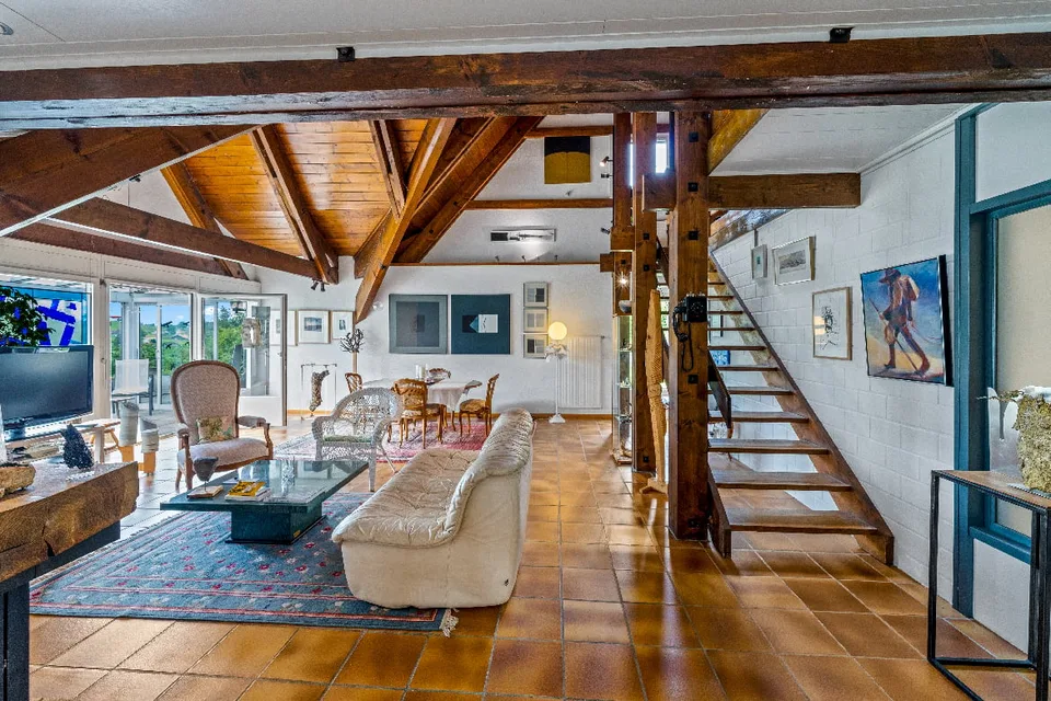 Grande casa indipendente in mezzo alla natura