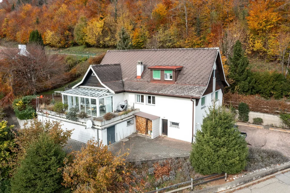 Grande maison individuelle en pleine nature