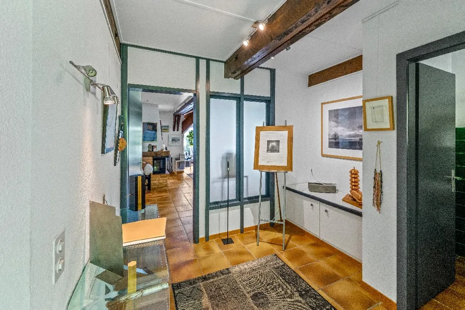 Grande casa indipendente in mezzo alla natura