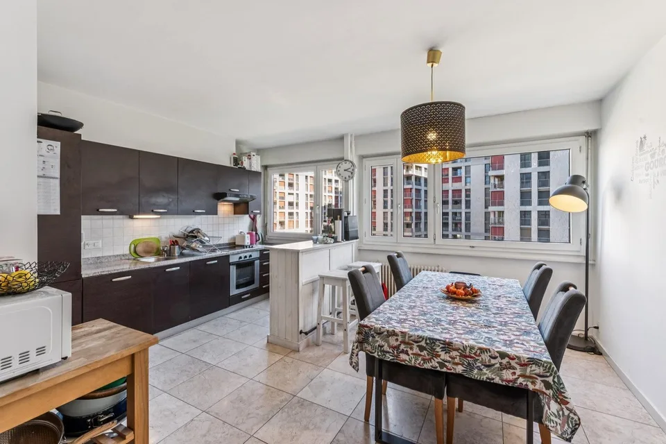 EN EXCLUSIVITE - Spacieux appartement de 4 pièces avec balcon