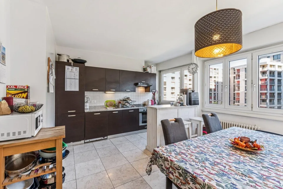 EXKLUSIV - Geräumige 4-Zimmer-Wohnung mit Balkon