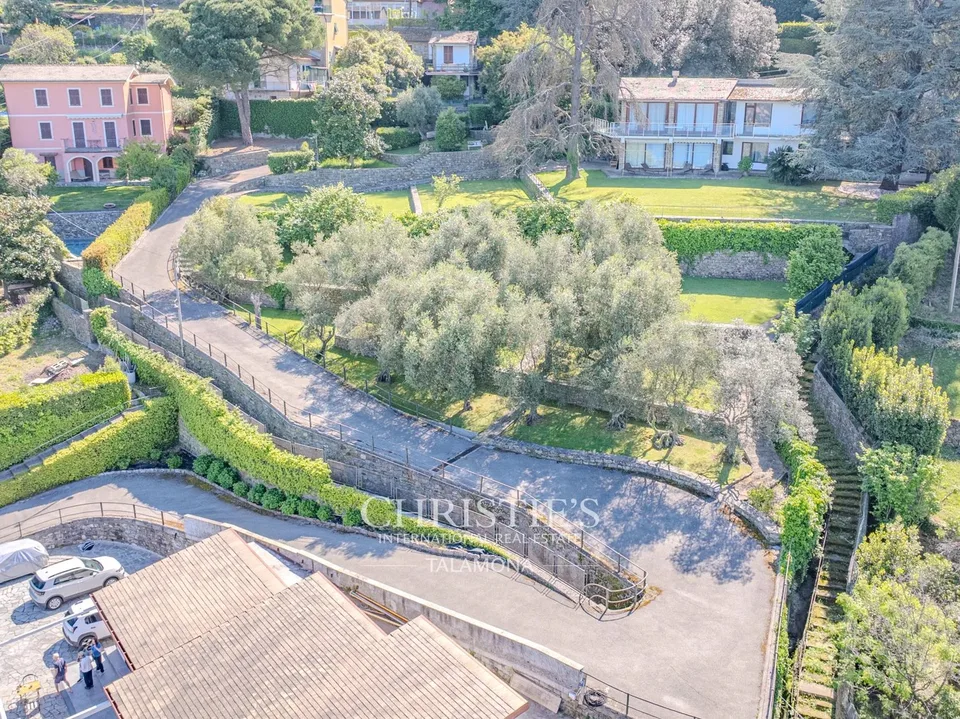 Domaine de prestige avec villas indépendantes et grand parc