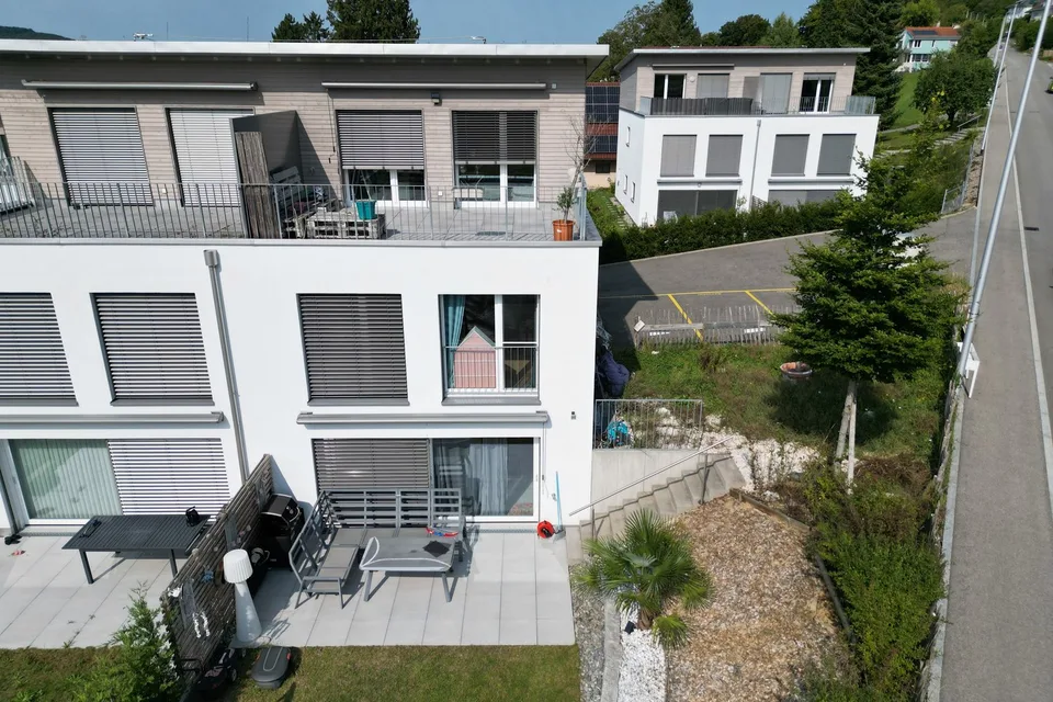 Casa a schiera familiare con vista panoramica e grande terrazza a Rodersdorf SO