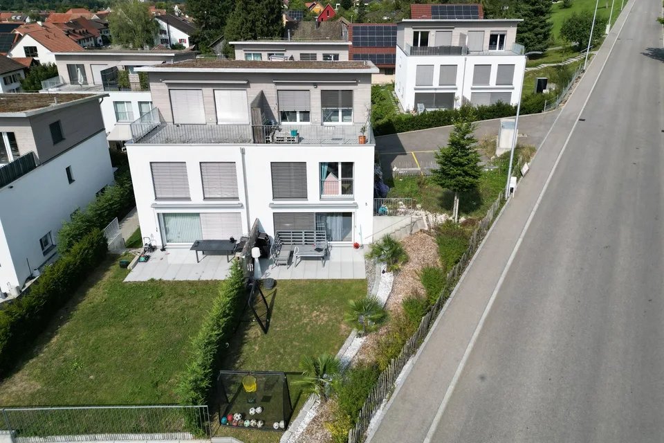 Casa a schiera familiare con vista panoramica e grande terrazza a Rodersdorf SO
