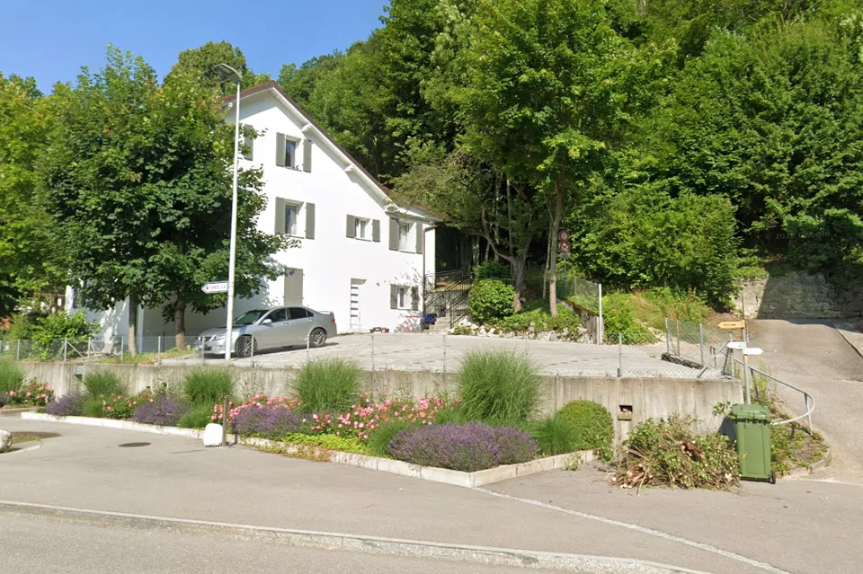 Edificio residenziale con 5 appartamenti vicino alla stazione