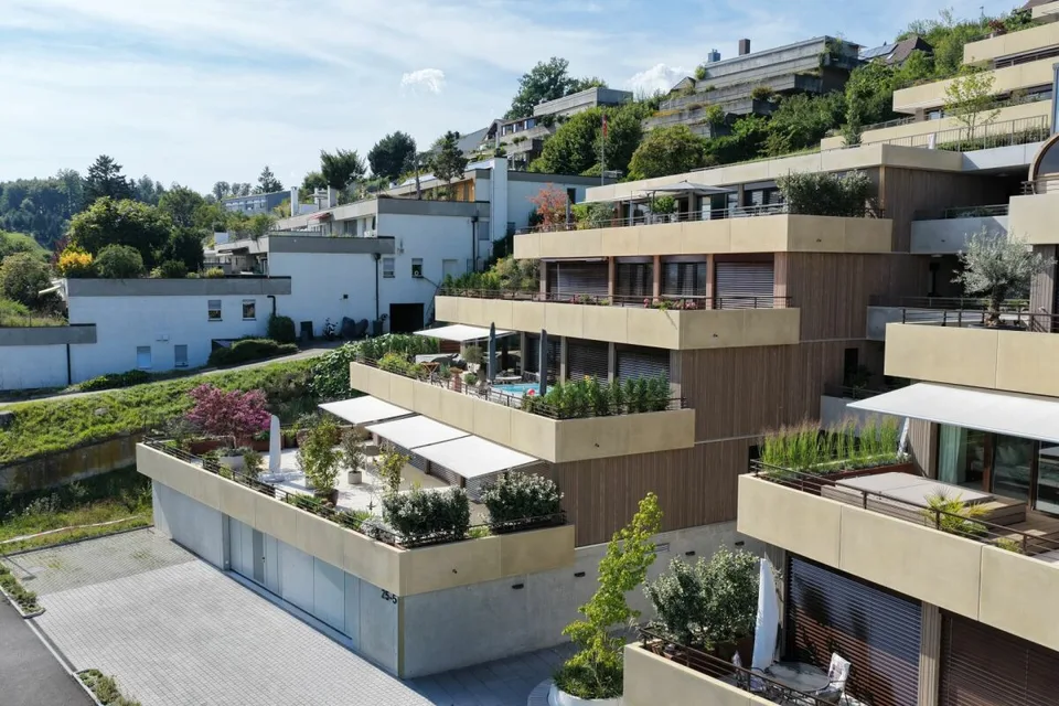 LICHTDURCHFLUTETE TERRASSENWOHNUNG