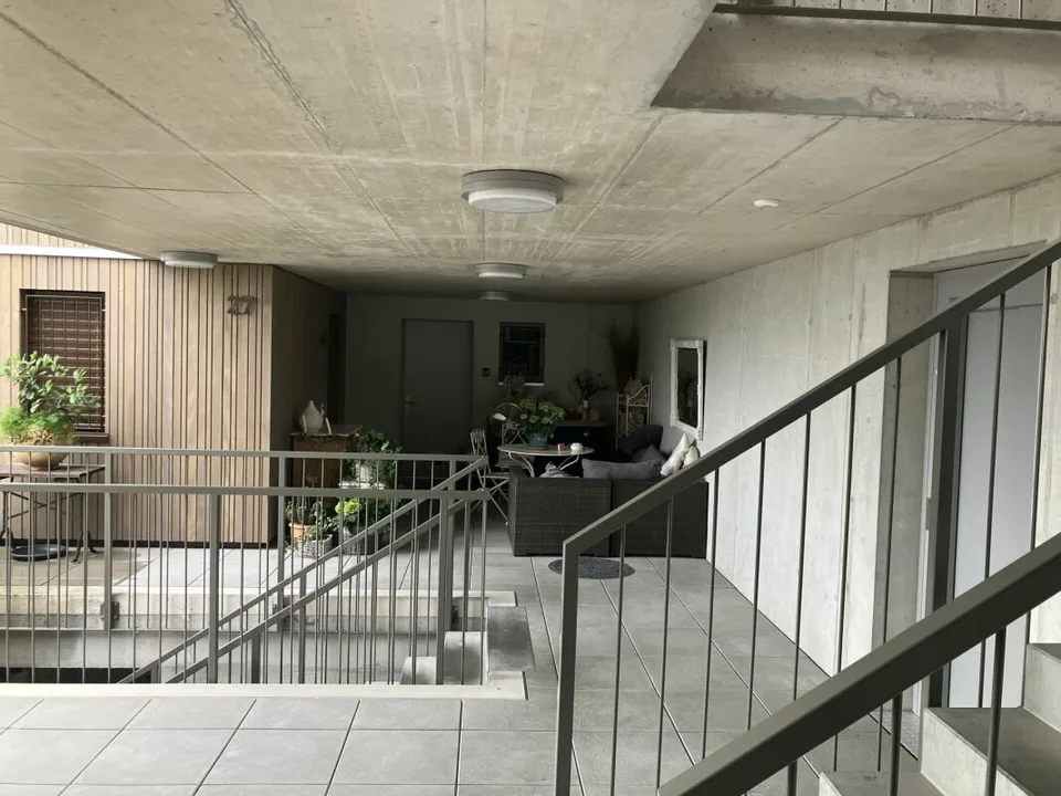 LICHTDURCHFLUTETE TERRASSENWOHNUNG
