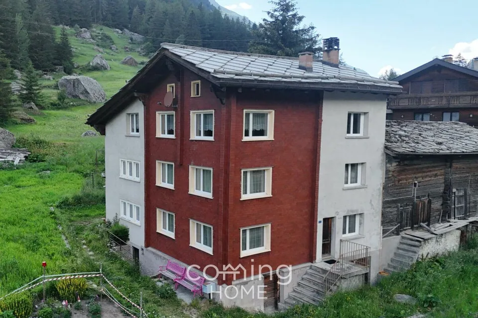 Mit Charme und Potenzial - 3.5-Zimmer-Wohnung in authentischem Saas-Balen