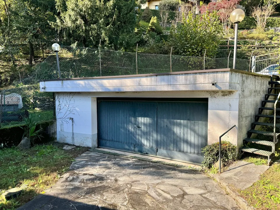 Maison unifamiliale à rénover dans un endroit ensoleillé et calme avec vue sur le lac de Lugano – photo 17 sur 19
