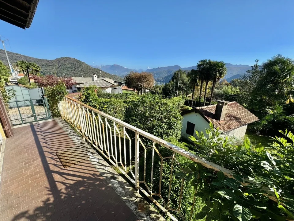 Maison unifamiliale à rénover dans un endroit ensoleillé et calme avec vue sur le lac de Lugano – photo 13 sur 19