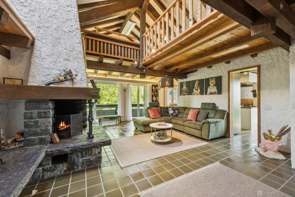 Appartement penthouse exclusif avec galerie et panorama montagnard à Interlaken