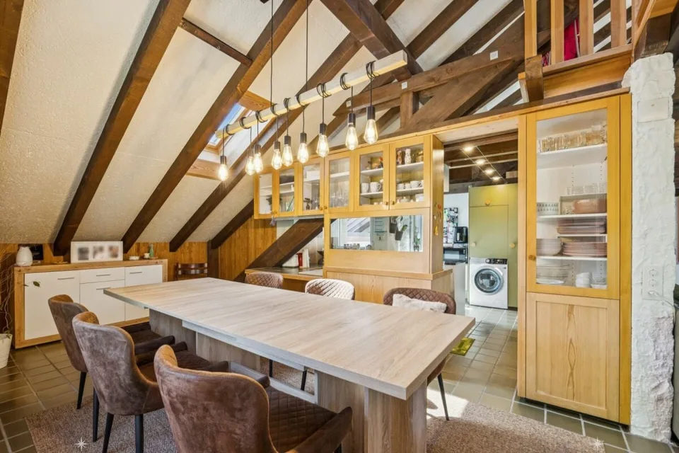 Appartement penthouse exclusif avec galerie et panorama montagnard à Interlaken