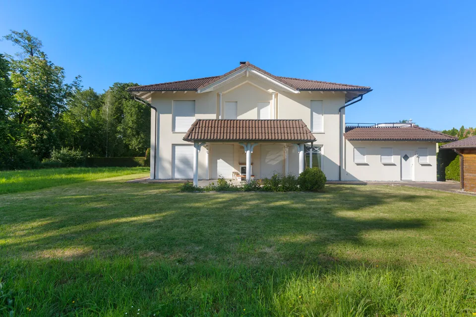 PRESTO DISPONIBILE - Tenuta da sogno sul lago