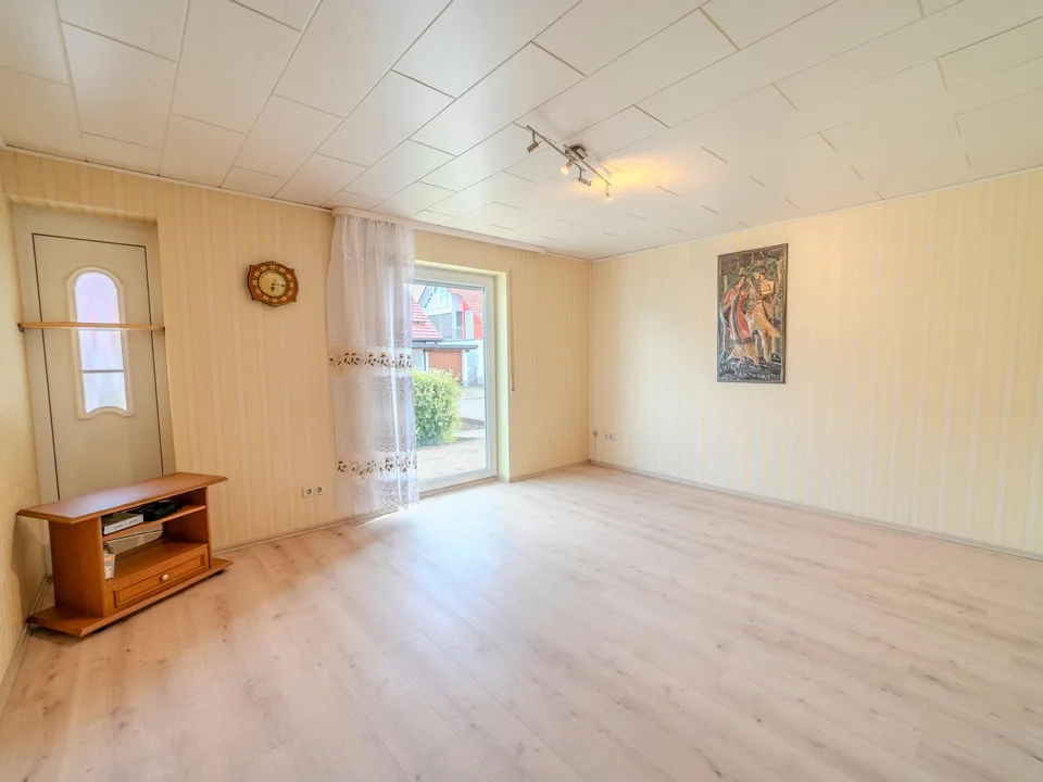 Spacious single-family house with separate apartment in Pfohren – photo 12 of 13