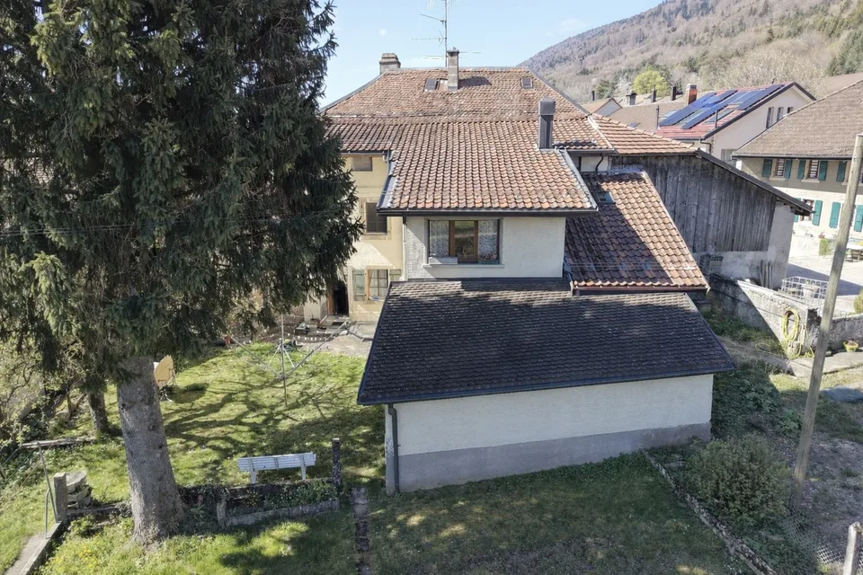 EN EXCLUSIVITÉ - Maison villageoise avec beau potentiel