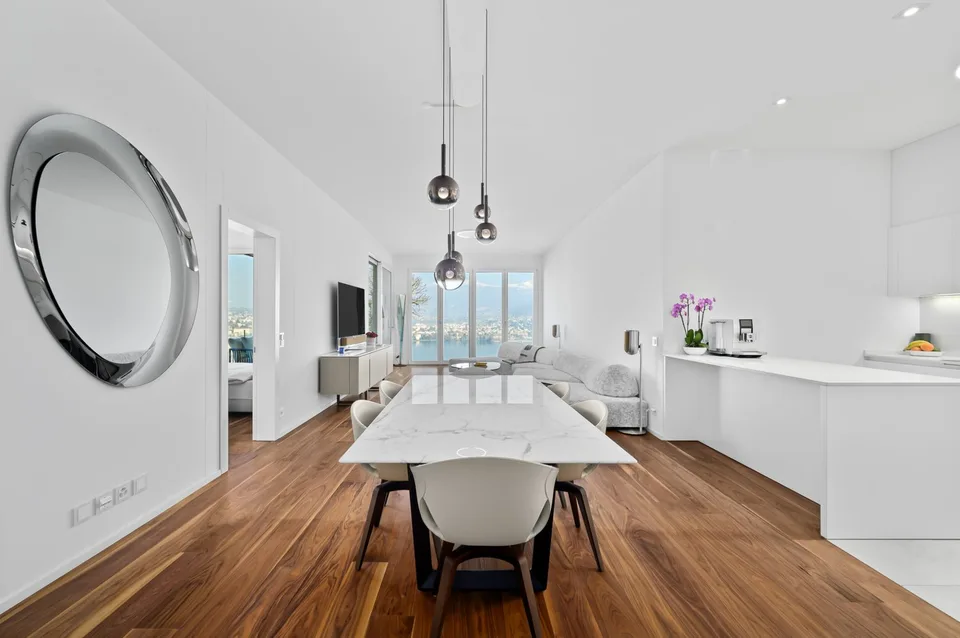 DESIGN E RAFFINATEZZA CON VISTA LAGO A PARADISO