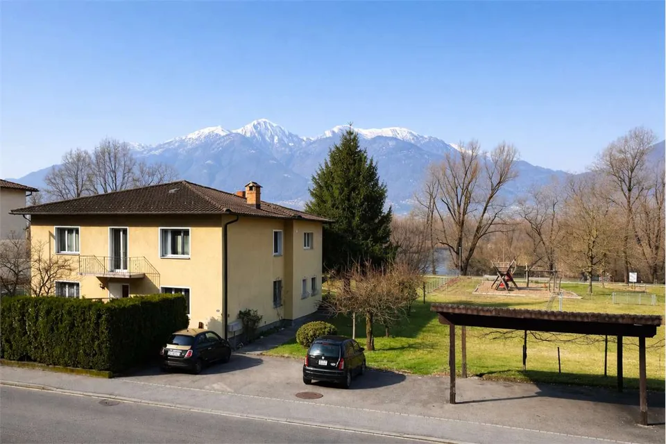 Gambarogno - Bifamilienhaus mit Seeblick - ideale Investition