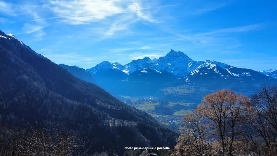 Land in Posses-sur-Bex with possibility to build 3 villas