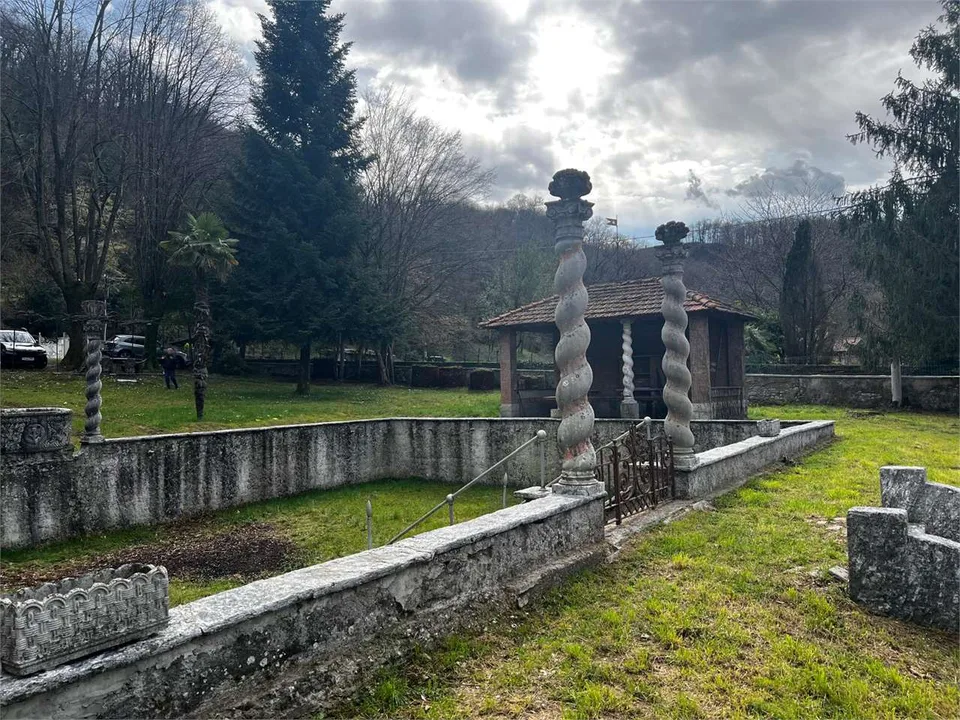 Piccola casa unifamiliare indipendente nel centro di Cuvio con ampio t – foto 9 di 13
