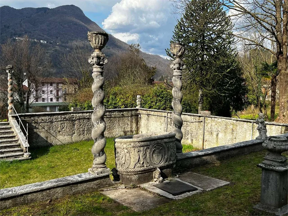Piccola casa unifamiliare indipendente nel centro di Cuvio con ampio t – foto 8 di 13