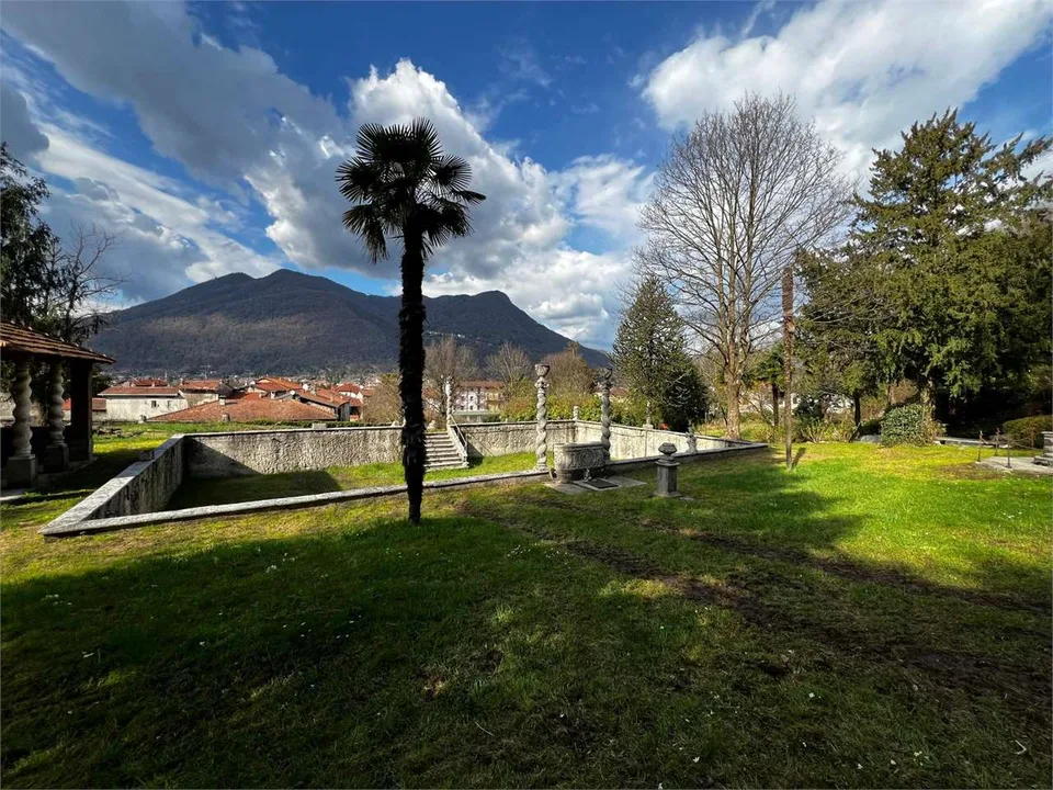 Piccola casa unifamiliare indipendente nel centro di Cuvio con ampio t – foto 10 di 13