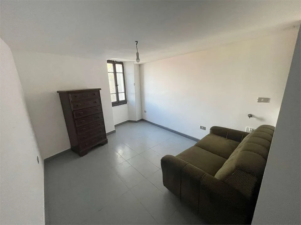 Haus auf dem Land zur Renovierung in ruhiger und sonniger Lage