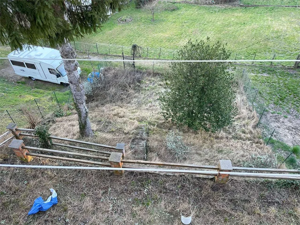 Haus im Dorf zur Renovierung in ruhiger und sonniger Lage – Foto 10 von 13