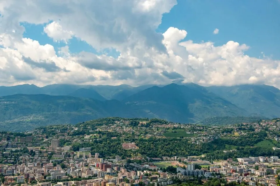 Splendido appartamento con terrazzo e vista lago ad Lugano Aldesago