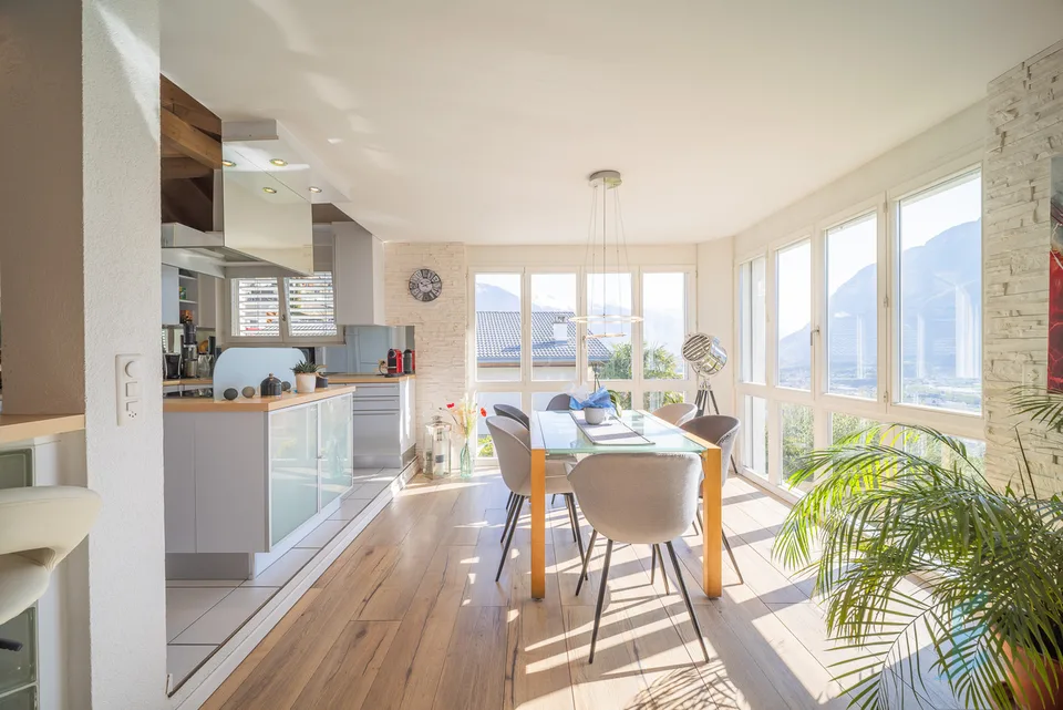 EXCLUSIVITE Splendide villa jumelée de 5 ½  pièces à Corin