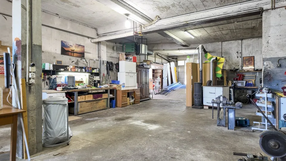 Haus mit 3 Wohnungen und Werkstätten mit enormem Potenzial – Foto 10 von 13