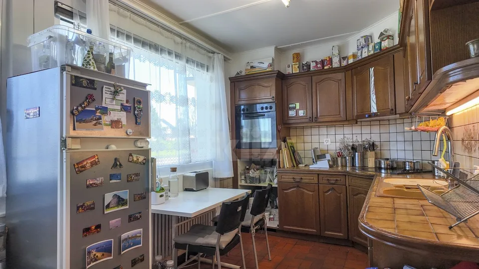 Haus mit 3 Wohnungen und Werkstätten mit enormem Potenzial – Foto 9 von 13