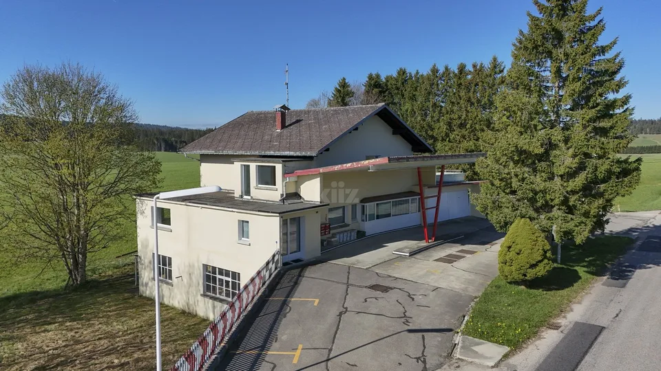 Haus mit 3 Wohnungen und Werkstätten mit enormem Potenzial – Foto 12 von 13