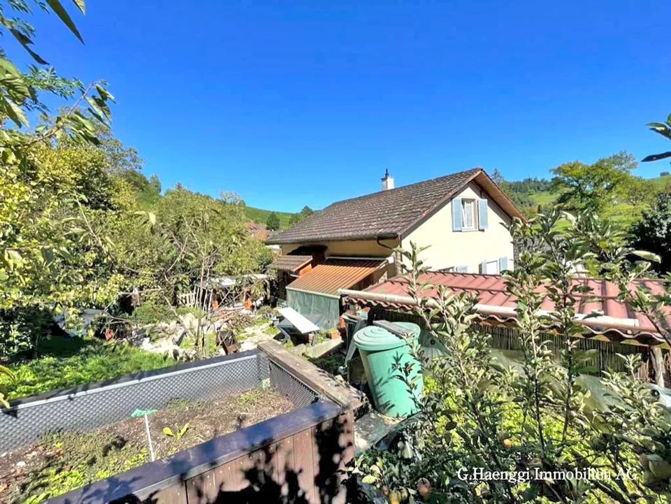 Casa unifamiliare di 5.5 locali con potenziale ai margini del bosco