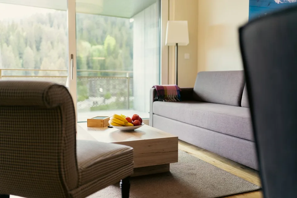 Laax 2.5-room holiday apartment with guaranteed 3% net return per year – photo 3 of 12