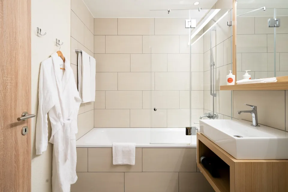 Laax 2.5-room holiday apartment with guaranteed 3% net return per year – photo 4 of 12