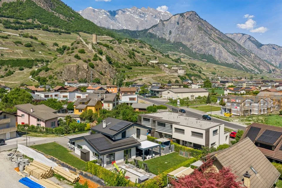 Villa moderne et confortable avec jacuzzi.