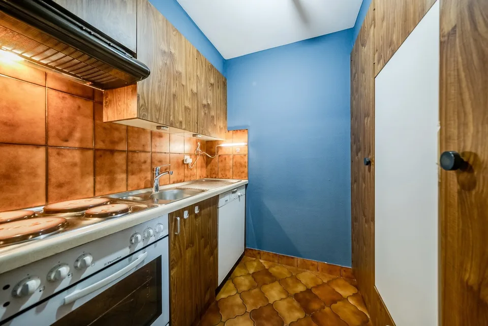 APPARTAMENTO - CENTRALE - BALCONE E POSTO AUTO - ESCLUSIVA – foto 7 di 12