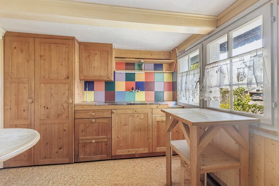 Maison Tätschdach charmante avec un Schopf et un terrain étendu – photo 6 sur 9