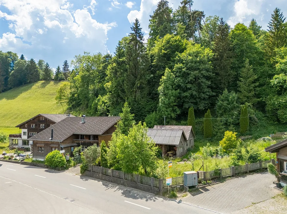 Casa Tätschdach affascinante con un Schopf e un terreno esteso