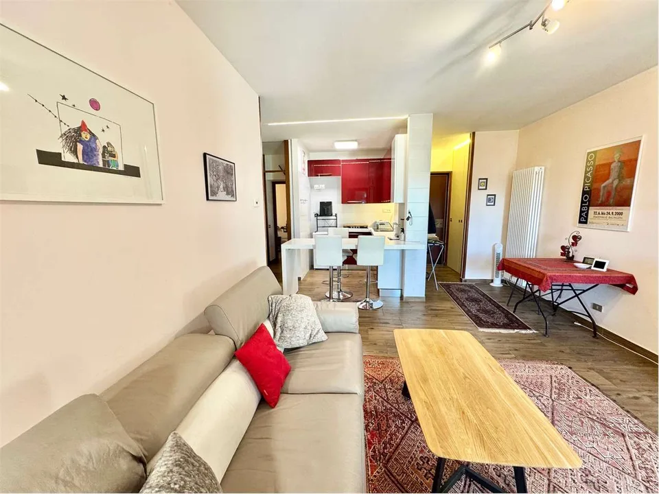 Dreizimmerwohnung mit Garten, großer Terrasse und Seeblick