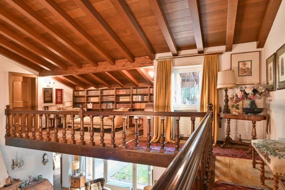 Herrschaftliche Villa mit Pool an exklusiver Lage – Foto 9 von 10