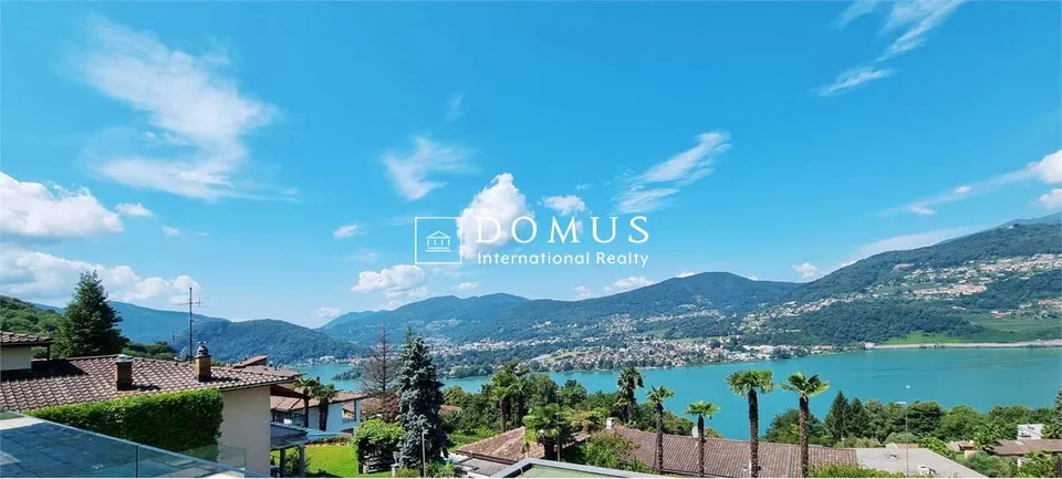 Bezaubernde Villa mit Pool und atemberaubendem Blick