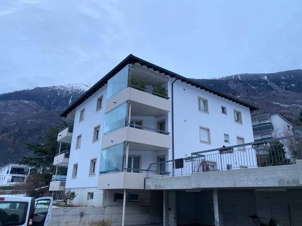 Casa plurifamiliare con vista sulle montagne a Claro