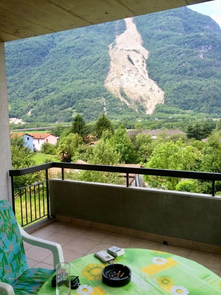 Maison multifamiliale avec vue sur les montagnes à Claro
