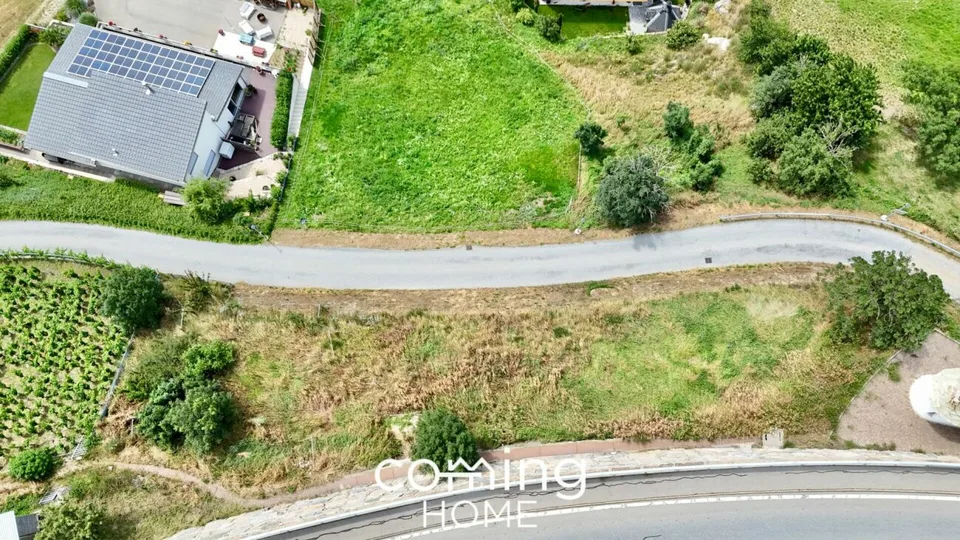 Posizione soleggiata in montagna a Steg - lotto edificabile con progetto Tiny House completo e autorizzazione di costruzione