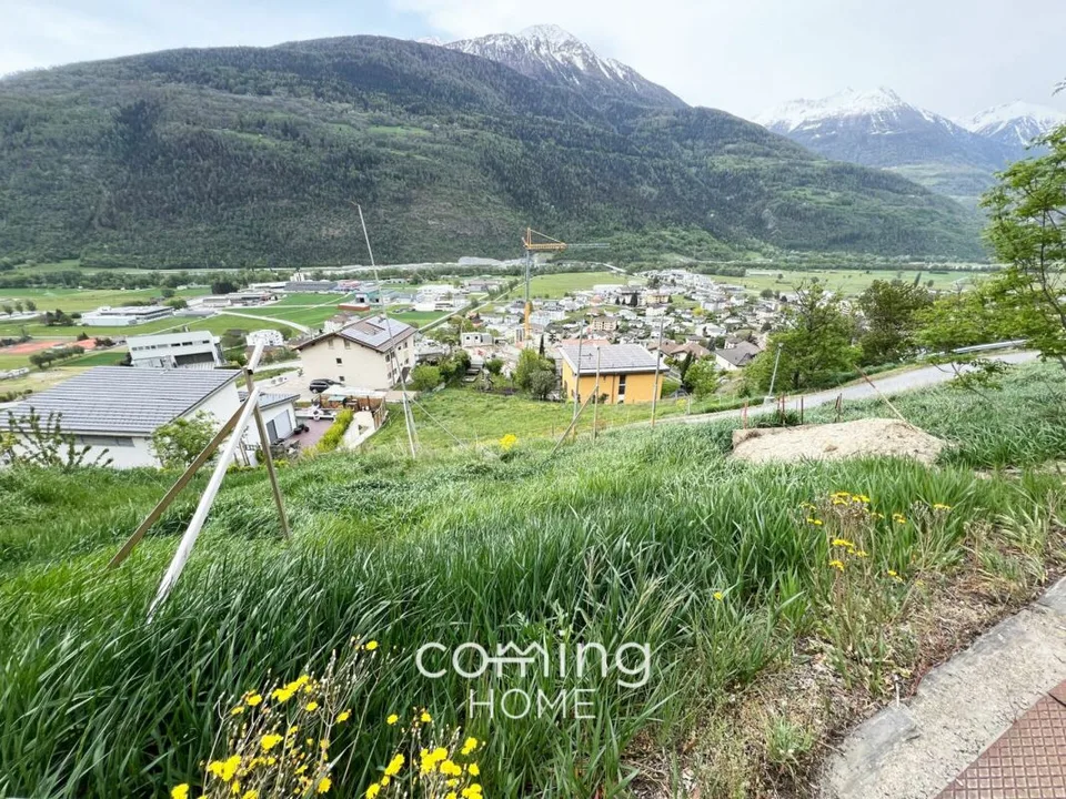 Posizione soleggiata in montagna a Steg - lotto edificabile con progetto Tiny House completo e autorizzazione di costruzione