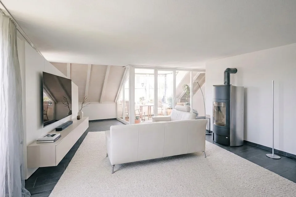 Lichtdurchflutete 4.5 bis 5.5-Zimmer-Dach-Maisonette in Hettlingen