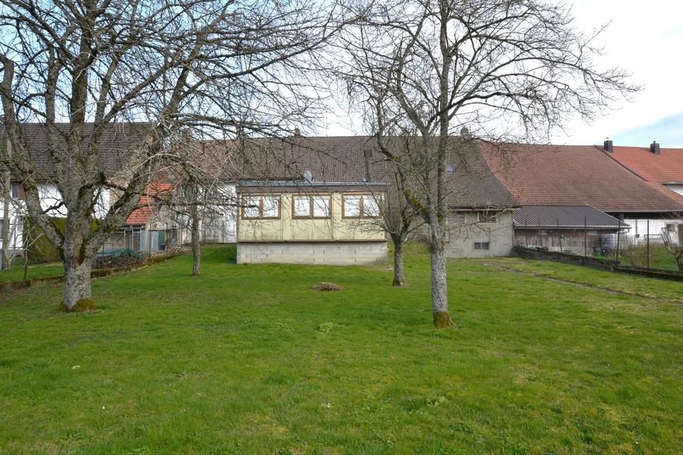 Propriété mixte à rénover située à Bure