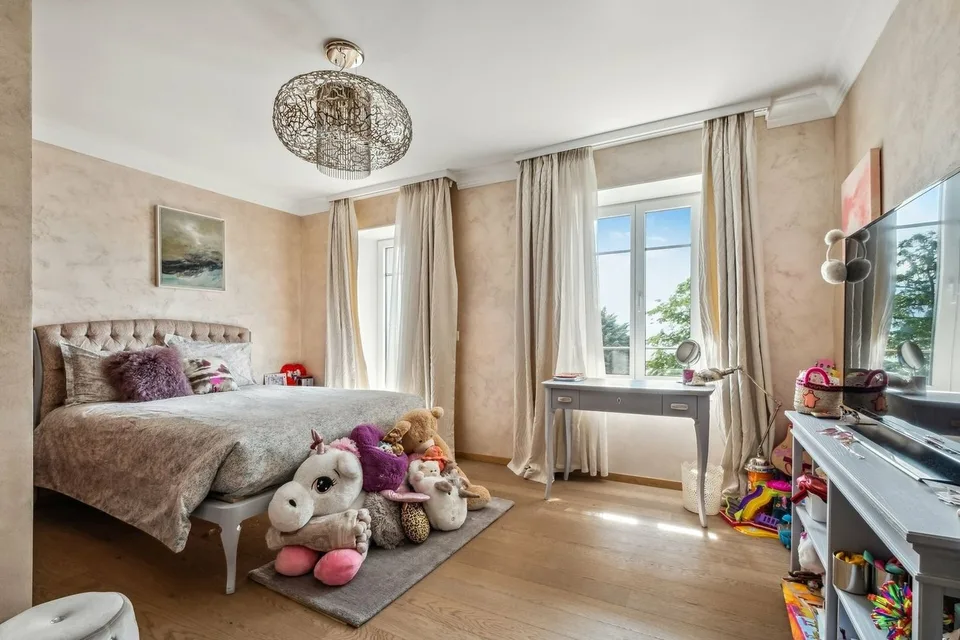 Two steps from the lake! Luxury apartment with a view in the heart of Montreux – photo 7 of 9