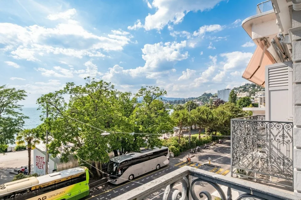 Zwei Schritte vom See entfernt! Luxuriöse Wohnung mit Blick ins Herz von Montreux